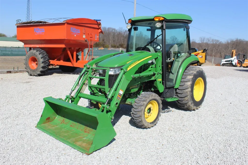 2014 John Deere 3046R