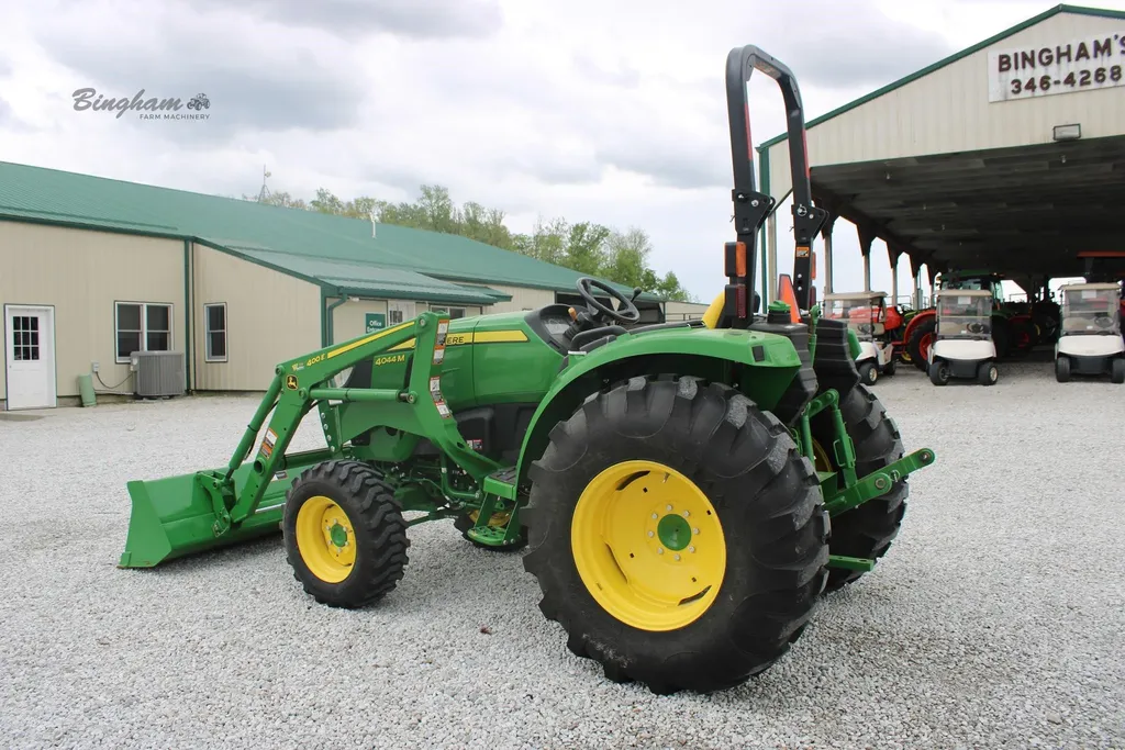 2018 JOHN DEERE 4044M