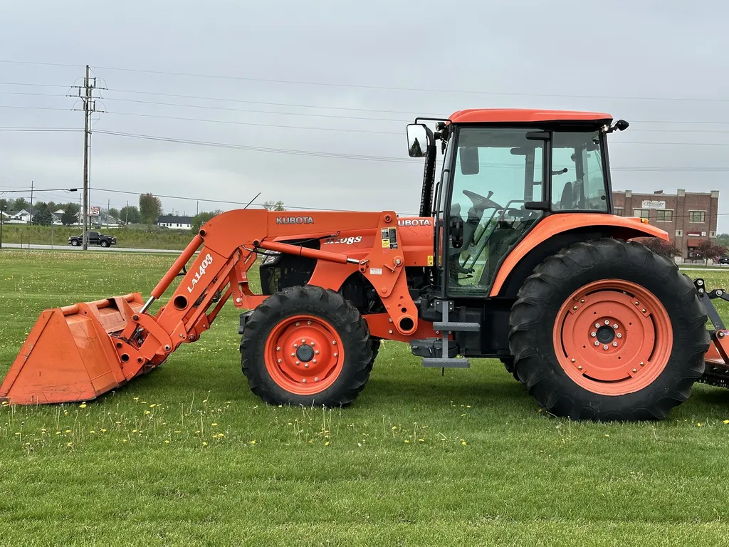 2013 Kubota M108