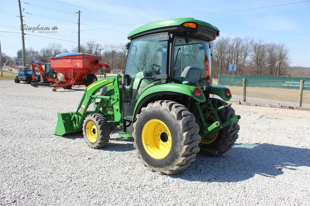 2014 John Deere 3046R
