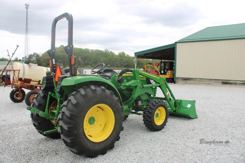 2018 JOHN DEERE 4044M